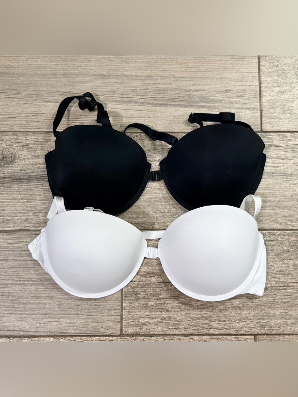 NWT (2) Convertible T-Shirt Bras - Black & White